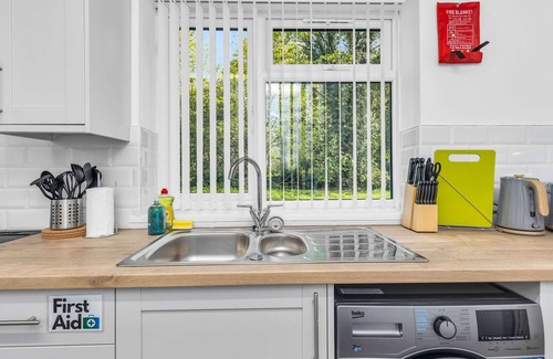 Brampton House | Great Deal for The No. 7 | 3BR House w/Pool Table