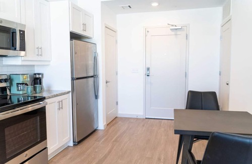 Rutledge Hill Apartment | Great Downtown apt: Walk to Broadway, great pool!