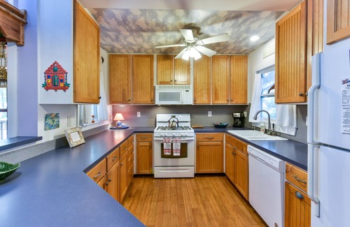 Folly Beach House | Great Family Beach House and 5% off weekly stays, last minute or mobile booking!