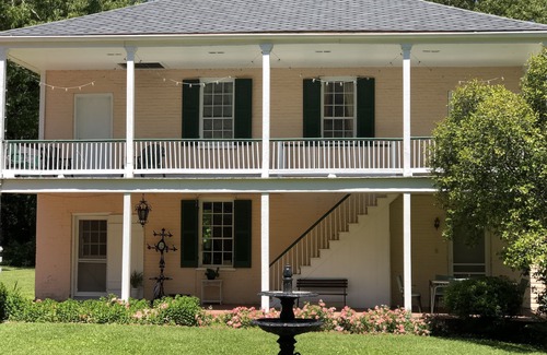 Natchez House | Great for a family or girlfriends getaway! 10 minutes from downtown Natchez