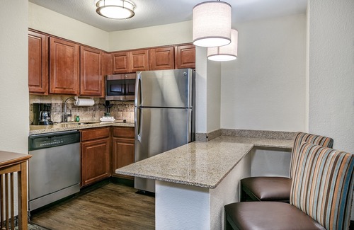Round Rock West Condo | Great for Business Travelers! Air-Conditioned King Suite + FREE Buffet Breakfast