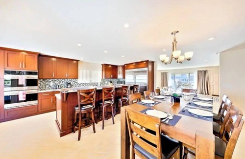 Orange House | Great for Family's Disneyland Close 5 Bedrooms, 3 Baths, Sleeps 12 Pool Home