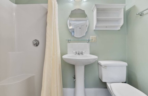 Southwest Harbor House | Great Harbor Inn Talaria Room 21