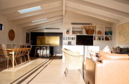 Wanaka House | Great Lake View, Very Central, Modern Wanaka House, 3 En-suites