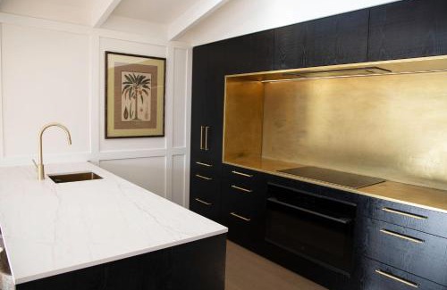 Wanaka House | Great Lake View, Very Central, Modern Wanaka House, 3 En-suites