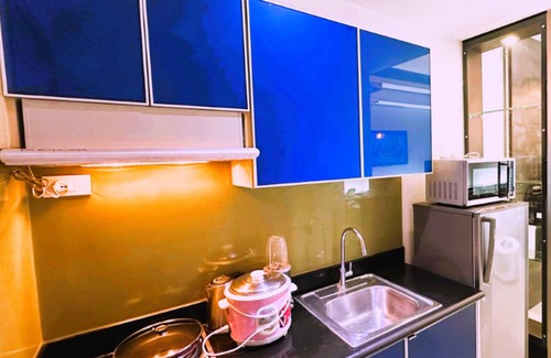 Santo Cristo Condo | Great Location!Affordable Lifestyle Suites Skyline Views of 5 Towers A MUST STAY