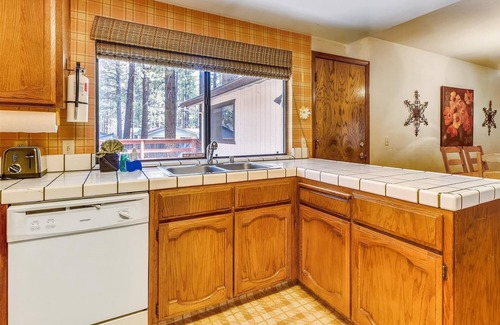 Black Bart House | Great location! Classic One-Level Cabin only steps from the River!