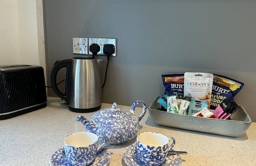 Poole Cottage | Great Location - Fisherman's Cottage near quayside