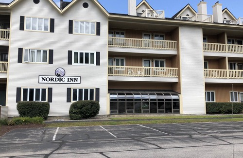 Lincoln Condo | Great location, Mountain View