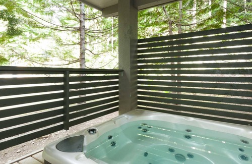 Blackcomb House | Great Location, Private Hot Tub, Parking Included