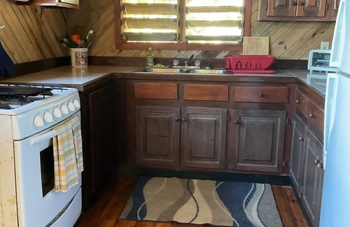 Roatan Villa | Great location, private neighborhood
