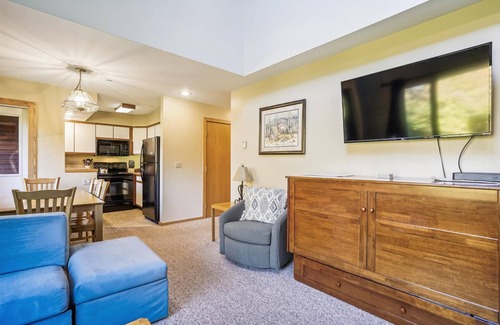 Central Vermont- Killington Condo | Great location! Two bedroom/two bathroom Condo, sports center, pool and more! Highridge J11