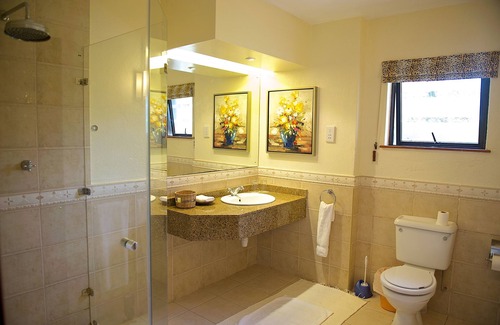 Naivasha Hotel | Great Rift Valley Lodge and Golf Resort