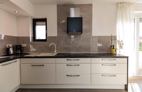 Crno House | Great vacation home in residential area on the outskirts of Zadar.