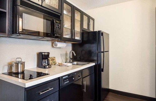 Santa Ana Hotel | Great Value, Quality Stay! 4 Units with Full Kitchens, Pets are Welcome!