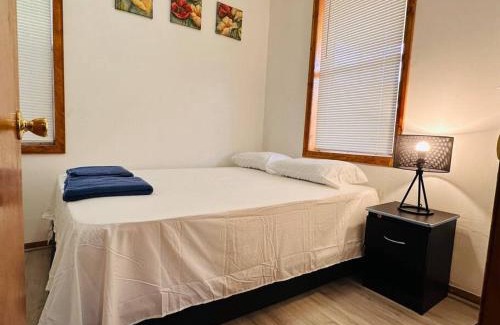 Greater Grand Crossing Apartment | Greater Grand Crossing/Hyde Park