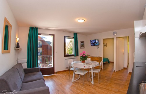 Bagneres-de-Luchon Apartment | Green break: Appart. T3 * Furnished Tourism