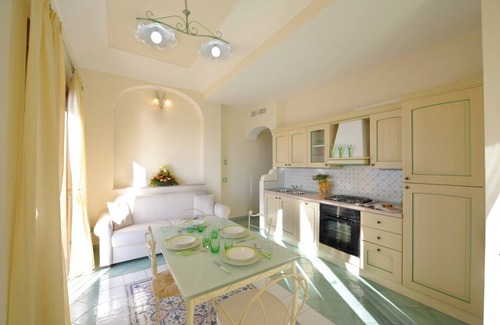 Arienzo Villa | Green Charming House in Positano view of the sea