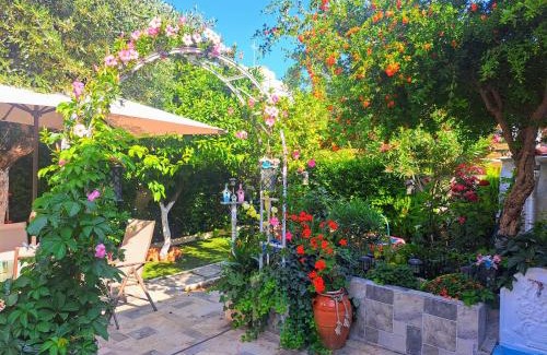 Elliniko-Argyroupoli Apartment | Green Dome Escape
