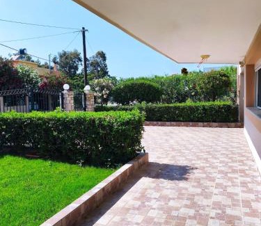 Mastichochoria Apartment | Green Garden Seaside Apartment