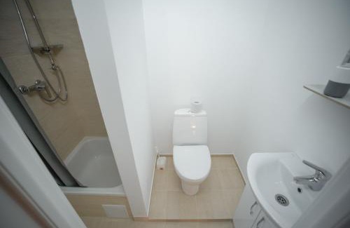 Bryukhovychi House | Green Hill