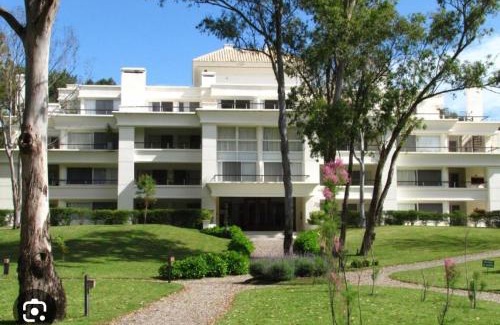 Solanas Apartment | Green Park, Solanas, apto con balcón vista al lago
