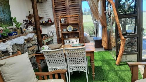 Knysna Apartment | Green room