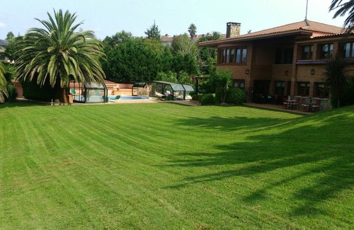 Berreaga-Mendi Villa | Green Suite at Basque Palace