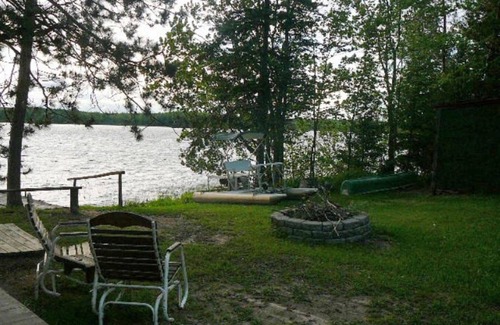 Park Falls Cabin | Green Tree Getaway on the Lake | 2 Bed, 1 Bath