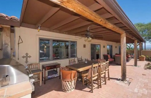 Montana Vista House | Green Valley, Gorgeous Mtn Views, Private pool