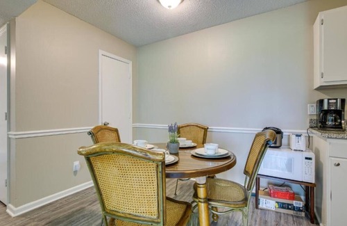 Greensboro Apartment | Greensboro Gem 2 BR 1 BTH Guilford College Road near Walmart, Target & Sheetz