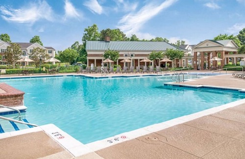 Berkeley Condo | Greensprings 4 bedroom · Spacious, 4 Bedroom Family Suite in Williamsburg!