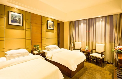 Rongcheng District Hotel | GreenTree Inn JieYang Bus Terminal Station RongHua Avenue Hotel