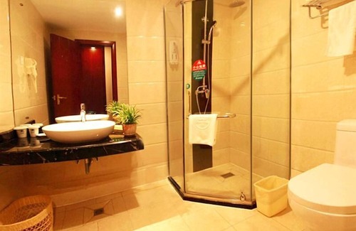 Hongqizhen Hotel | GreenTree Inn Zhuhai Changlong Airport