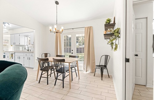 Candler House | Greenway Getaway Near Silver Springs, walking distance to Cross Florida Greenway