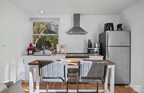 Fayetteville House | Gregg Townhome-10 Min Walk to DT Fayetteville!