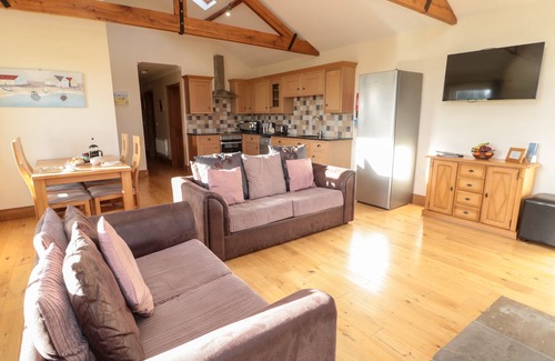 South Charlton Cottage | GREY CROFT, pet friendly, with pool in Embleton