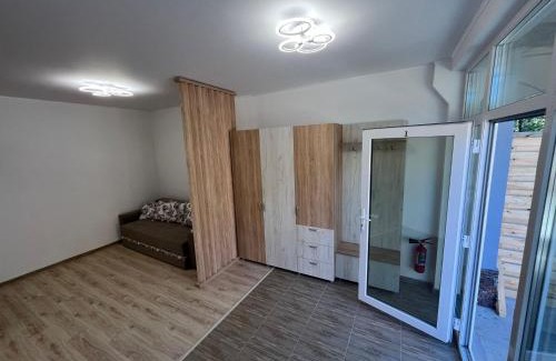 Teisani Apartment | Grey House