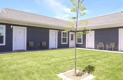 Heyburn House | Greystone Crossing Suite #10