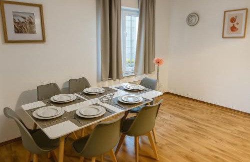 Buschhutten House | Großes Ferienhaus in Siegen-Kreuztal mit Waldblick