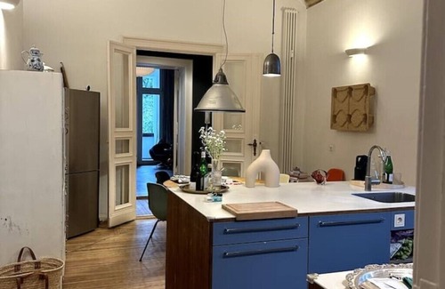 Prenzlauer Berg Apartment | Großzügige Wohnung aus dem 19. Jahrhundert mit Blick auf den Wunderschönen Park