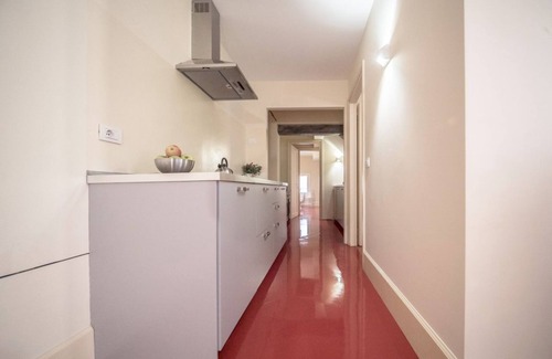 Dorsoduro Apartment | Ground floor 2 double bedroom apartment with 2 bathrooms.