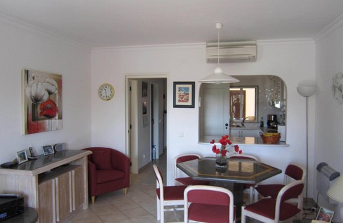 Alpouvar Apartment | Ground Floor Air Conditioned - On Highly Regarded Club Albufeira.