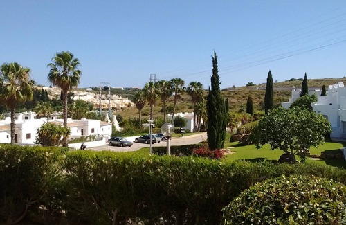 Alpouvar Apartment | Ground Floor Air Conditioned - On Highly Regarded Club Albufeira.