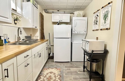 Otter Creek Apartment | Ground Floor Apt 7min to Park Loop Rd! [Creekside]