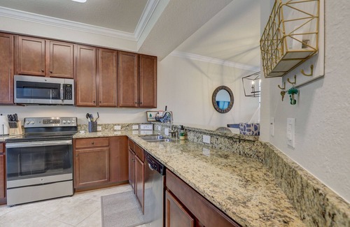 Lakewood Ranch Condo | GROUND FLOOR End unit 2 Bed/2bath+Den, Beautiful water view, 2 Golf Courses