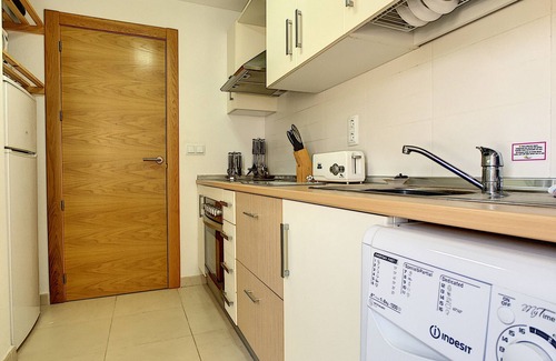 Jeronimo y Avileses y Balsicas de Arriba Apartment | Ground floor family apartment, free wifi, patio, free parking