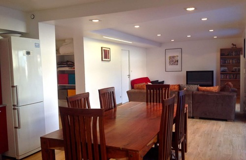 Ceret Apartment | Ground floor House ideally located with garden and private pool for rent.