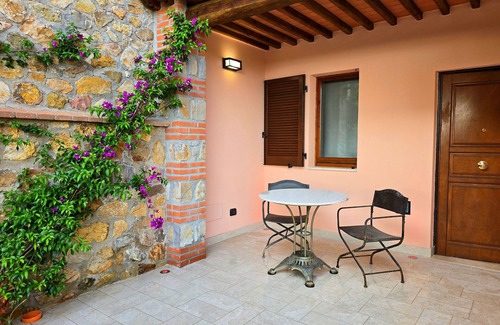 Manciano Apartment | Ground floor suite with direct access to the garden