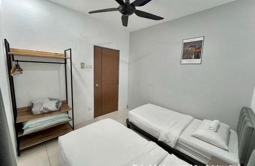 Kampung Kuala Pari Apartment | Groundfloor Poolside Manhattan Ipoh Free Netflix&Carpark